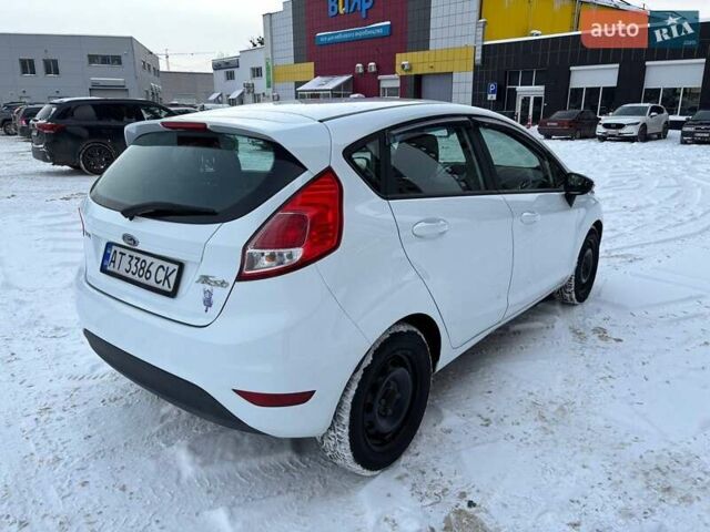 Белый Форд Фиеста, объемом двигателя 1.39 л и пробегом 72 тыс. км за 7100 $, фото 4 на Automoto.ua