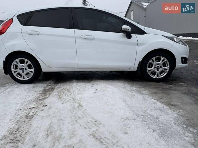 Білий Форд Фієста, об'ємом двигуна 1 л та пробігом 143 тис. км за 8500 $, фото 5 на Automoto.ua
