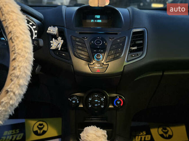 Белый Форд Фиеста, объемом двигателя 1 л и пробегом 120 тыс. км за 8300 $, фото 11 на Automoto.ua