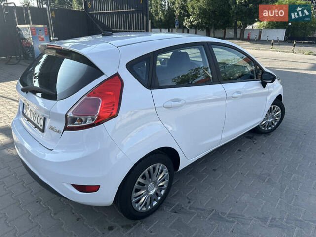 Білий Форд Фієста, об'ємом двигуна 1.6 л та пробігом 156 тис. км за 7700 $, фото 12 на Automoto.ua