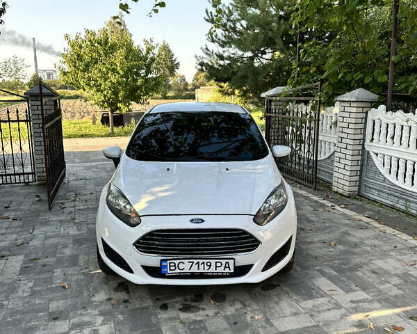 Білий Форд Фієста, об'ємом двигуна 1.6 л та пробігом 89 тис. км за 8750 $, фото 3 на Automoto.ua