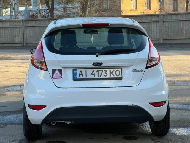 Білий Форд Фієста, об'ємом двигуна 1.2 л та пробігом 171 тис. км за 5800 $, фото 2 на Automoto.ua