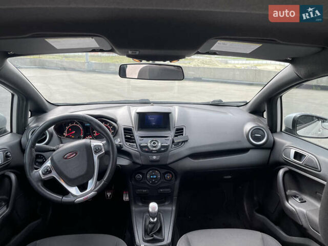 Белый Форд Фиеста, объемом двигателя 1.6 л и пробегом 155 тыс. км за 7500 $, фото 23 на Automoto.ua