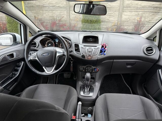 Белый Форд Фиеста, объемом двигателя 1 л и пробегом 150 тыс. км за 7450 $, фото 7 на Automoto.ua