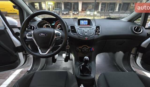 Белый Форд Фиеста, объемом двигателя 1.24 л и пробегом 63 тыс. км за 9900 $, фото 15 на Automoto.ua