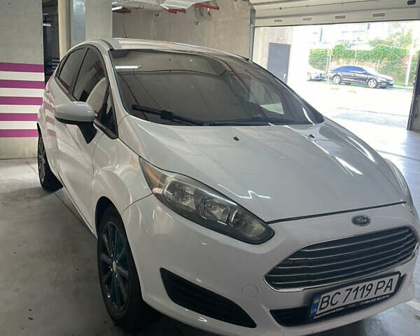 Белый Форд Фиеста, объемом двигателя 1.6 л и пробегом 83 тыс. км за 8600 $, фото 4 на Automoto.ua