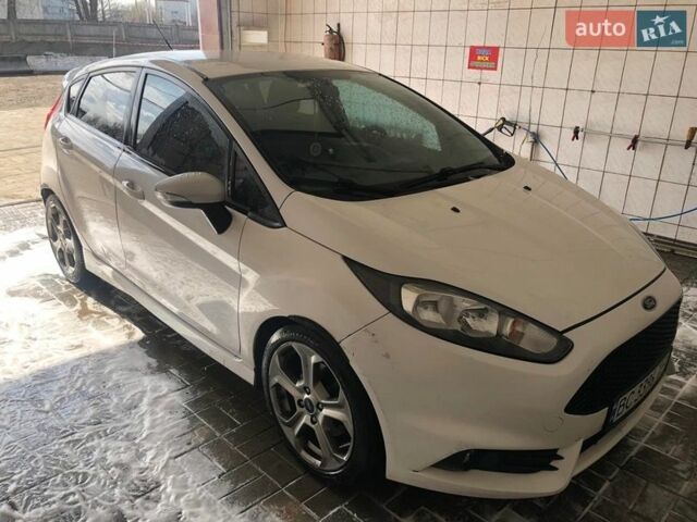Білий Форд Фієста, об'ємом двигуна 1.6 л та пробігом 158 тис. км за 7600 $, фото 2 на Automoto.ua