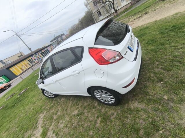 Білий Форд Фієста, об'ємом двигуна 1.2 л та пробігом 79 тис. км за 6700 $, фото 2 на Automoto.ua