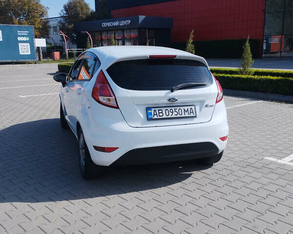 Белый Форд Фиеста, объемом двигателя 1.39 л и пробегом 110 тыс. км за 7500 $, фото 3 на Automoto.ua