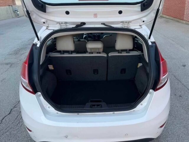 Белый Форд Фиеста, объемом двигателя 1.6 л и пробегом 79 тыс. км за 1300 $, фото 9 на Automoto.ua