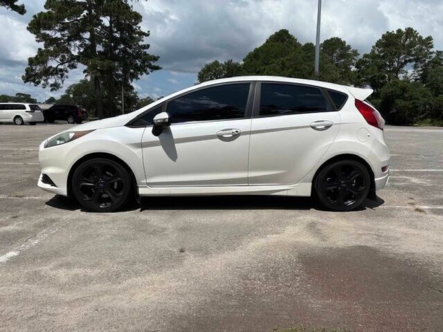 Білий Форд Фієста, об'ємом двигуна 1.6 л та пробігом 78 тис. км за 5450 $, фото 3 на Automoto.ua