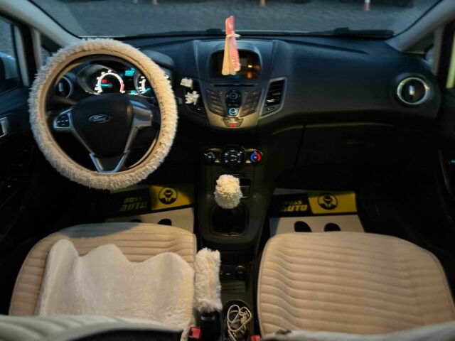 Белый Форд Фиеста, объемом двигателя 0 л и пробегом 106 тыс. км за 8300 $, фото 9 на Automoto.ua