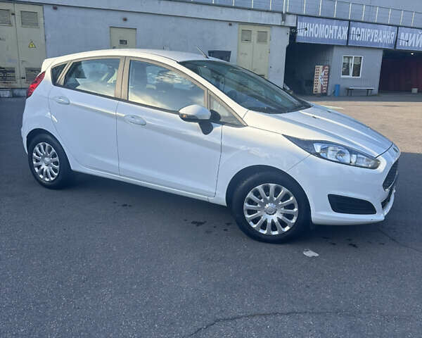 Белый Форд Фиеста, объемом двигателя 1.6 л и пробегом 38 тыс. км за 9000 $, фото 13 на Automoto.ua