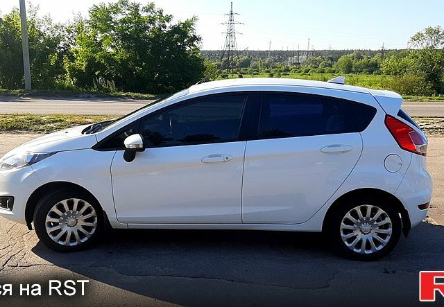Белый Форд Фиеста, объемом двигателя 1.2 л и пробегом 212 тыс. км за 7299 $, фото 5 на Automoto.ua