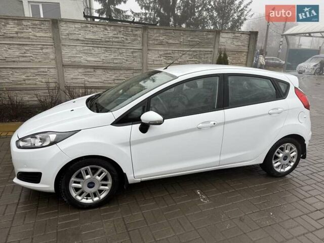 Білий Форд Фієста, об'ємом двигуна 1 л та пробігом 150 тис. км за 7450 $, фото 1 на Automoto.ua