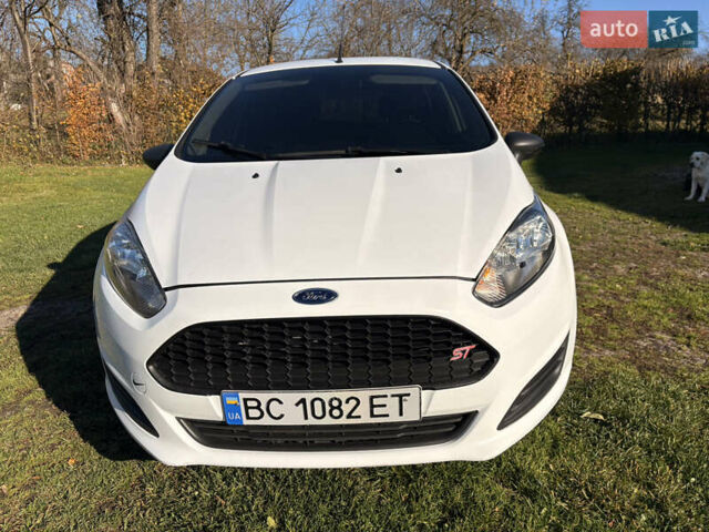 Білий Форд Фієста, об'ємом двигуна 1 л та пробігом 91 тис. км за 10100 $, фото 11 на Automoto.ua