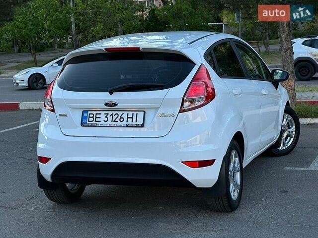 Белый Форд Фиеста, объемом двигателя 1 л и пробегом 62 тыс. км за 9999 $, фото 19 на Automoto.ua