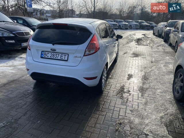 Білий Форд Фієста, об'ємом двигуна 1.24 л та пробігом 94 тис. км за 7250 $, фото 4 на Automoto.ua