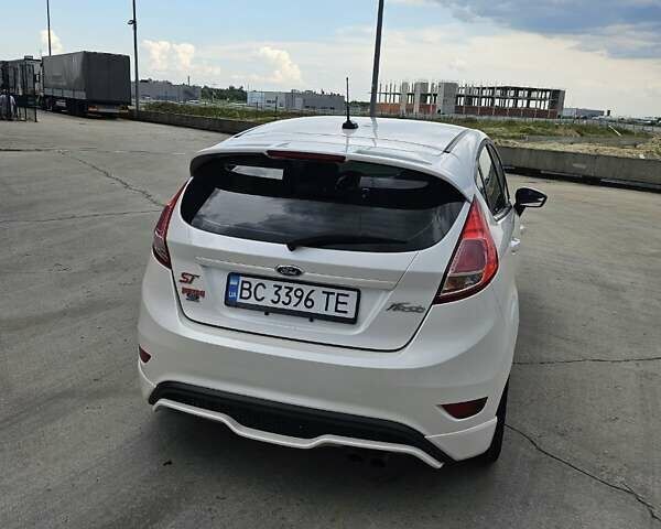 Белый Форд Фиеста, объемом двигателя 1.6 л и пробегом 155 тыс. км за 7500 $, фото 7 на Automoto.ua