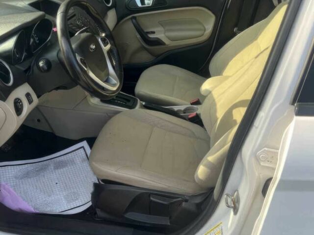 Белый Форд Фиеста, объемом двигателя 1.6 л и пробегом 70 тыс. км за 1400 $, фото 7 на Automoto.ua