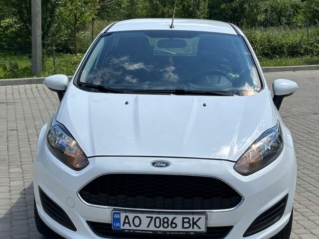 Белый Форд Фиеста, объемом двигателя 1.2 л и пробегом 32 тыс. км за 8500 $, фото 5 на Automoto.ua