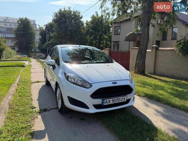 Белый Форд Фиеста, объемом двигателя 1 л и пробегом 86 тыс. км за 7300 $, фото 1 на Automoto.ua