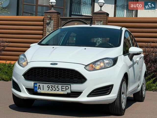 Білий Форд Фієста, об'ємом двигуна 0 л та пробігом 135 тис. км за 5900 $, фото 2 на Automoto.ua