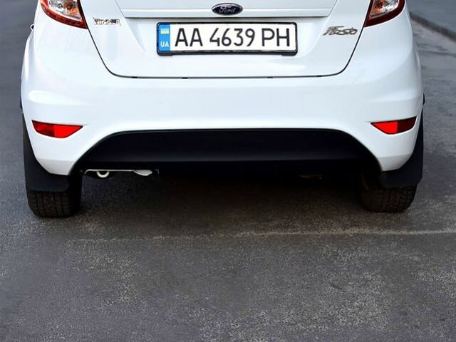 Білий Форд Фієста, об'ємом двигуна 1.2 л та пробігом 177 тис. км за 5500 $, фото 3 на Automoto.ua