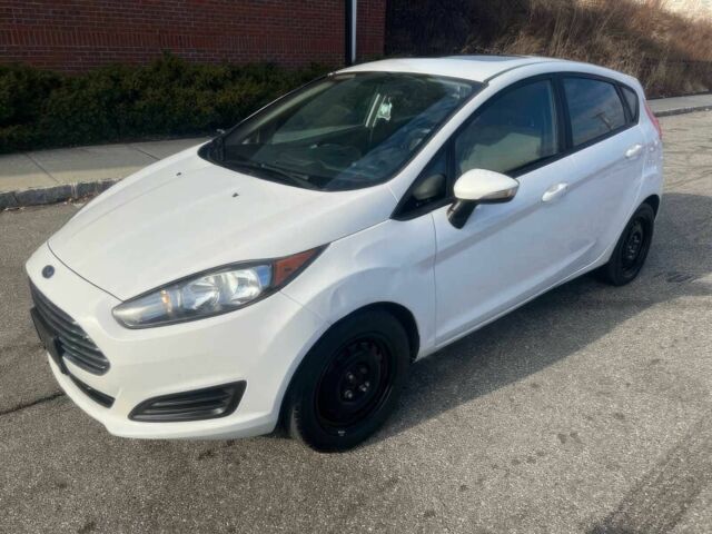 Белый Форд Фиеста, объемом двигателя 1.6 л и пробегом 70 тыс. км за 1400 $, фото 2 на Automoto.ua