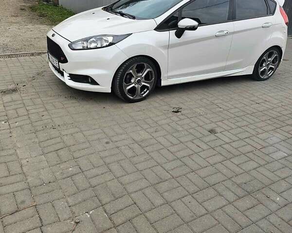 Білий Форд Фієста, об'ємом двигуна 1.6 л та пробігом 158 тис. км за 7500 $, фото 12 на Automoto.ua