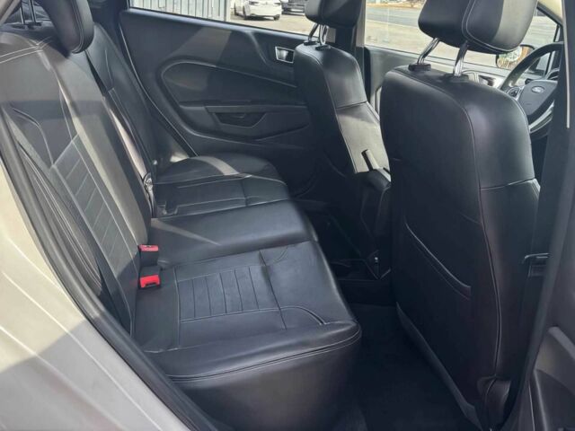 Белый Форд Фиеста, объемом двигателя 1.6 л и пробегом 74 тыс. км за 1300 $, фото 10 на Automoto.ua