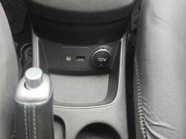 Білий Форд Фієста, об'ємом двигуна 1.2 л та пробігом 79 тис. км за 6700 $, фото 6 на Automoto.ua