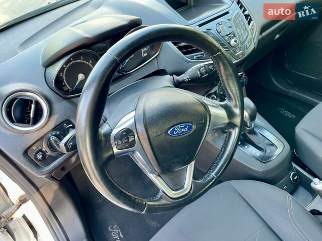 Білий Форд Фієста, об'ємом двигуна 1 л та пробігом 102 тис. км за 8200 $, фото 9 на Automoto.ua