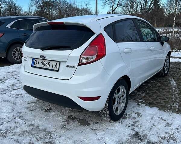 Білий Форд Фієста, об'ємом двигуна 1 л та пробігом 167 тис. км за 7000 $, фото 4 на Automoto.ua