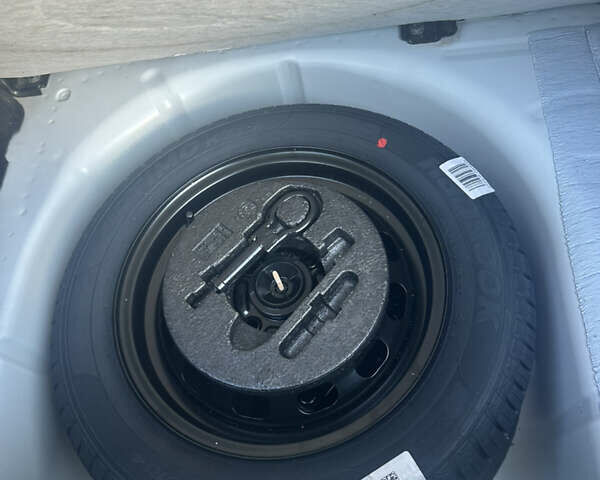 Белый Форд Фиеста, объемом двигателя 1.6 л и пробегом 38 тыс. км за 9000 $, фото 6 на Automoto.ua