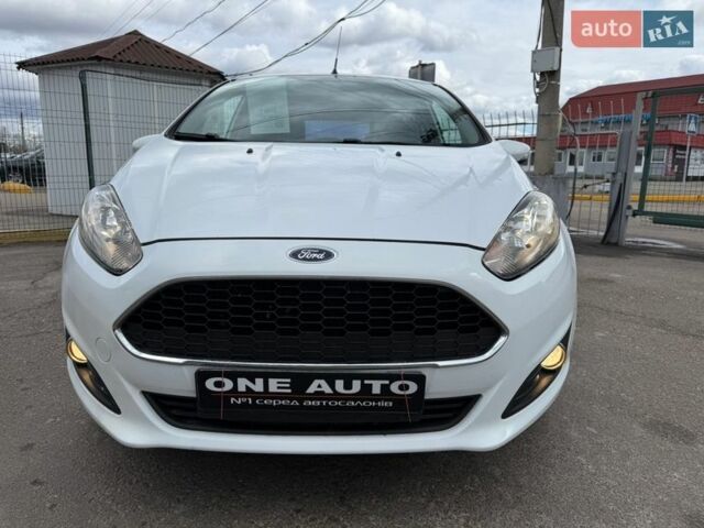 Белый Форд Фиеста, объемом двигателя 1 л и пробегом 169 тыс. км за 7490 $, фото 7 на Automoto.ua
