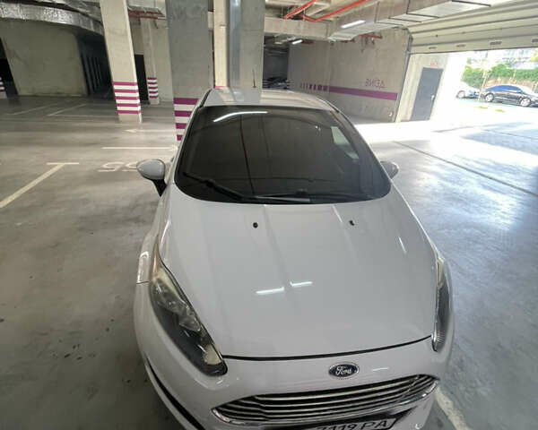 Белый Форд Фиеста, объемом двигателя 1.6 л и пробегом 83 тыс. км за 8600 $, фото 1 на Automoto.ua