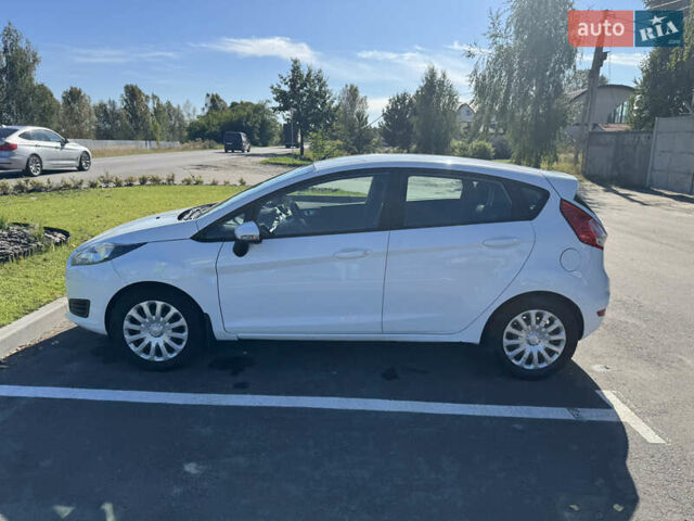 Белый Форд Фиеста, объемом двигателя 1 л и пробегом 132 тыс. км за 8500 $, фото 6 на Automoto.ua