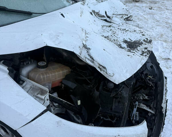 Білий Форд Фієста, об'ємом двигуна 1 л та пробігом 96 тис. км за 3900 $, фото 7 на Automoto.ua