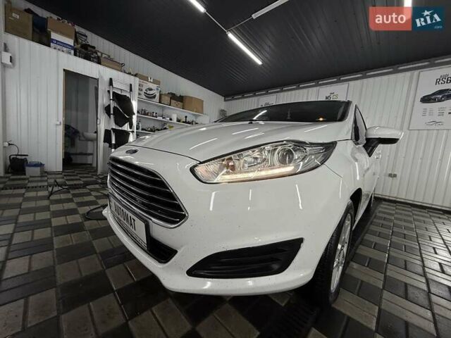 Білий Форд Фієста, об'ємом двигуна 1.6 л та пробігом 106 тис. км за 6950 $, фото 7 на Automoto.ua