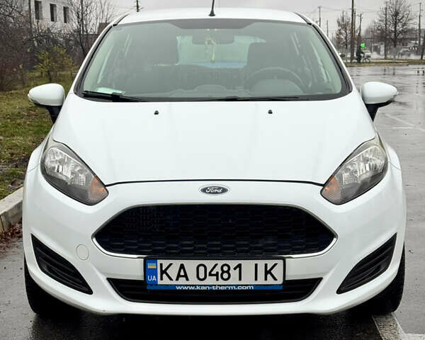 Белый Форд Фиеста, объемом двигателя 1 л и пробегом 132 тыс. км за 7500 $, фото 5 на Automoto.ua