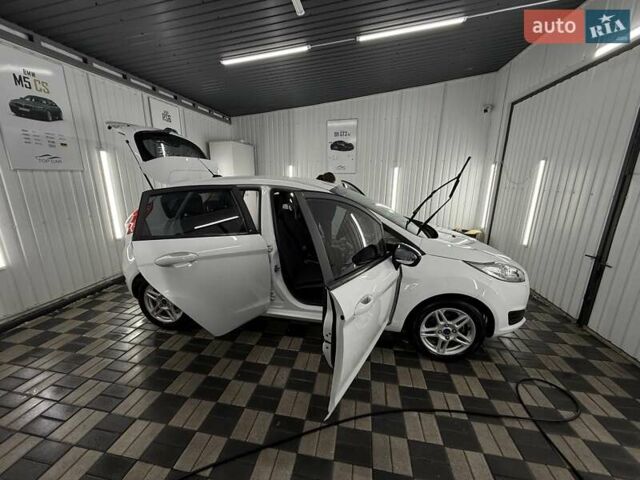 Білий Форд Фієста, об'ємом двигуна 1.6 л та пробігом 106 тис. км за 6950 $, фото 9 на Automoto.ua