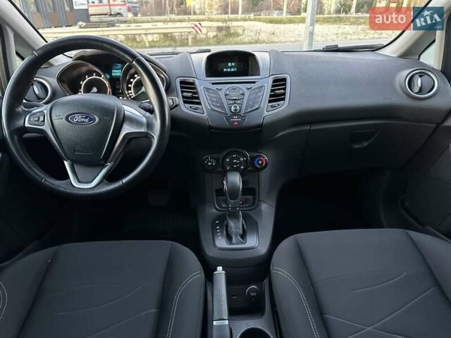 Білий Форд Фієста, об'ємом двигуна 1 л та пробігом 54 тис. км за 9900 $, фото 36 на Automoto.ua