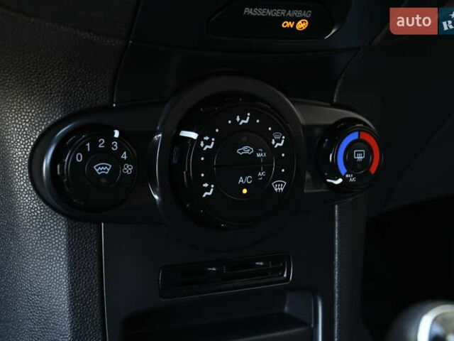 Белый Форд Фиеста, объемом двигателя 1.5 л и пробегом 115 тыс. км за 8499 $, фото 22 на Automoto.ua