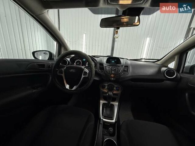 Білий Форд Фієста, об'ємом двигуна 1.6 л та пробігом 106 тис. км за 6950 $, фото 19 на Automoto.ua