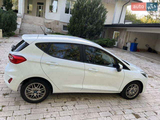 Форд Фиеста 2017 в Харькове на Automoto.ua Белый Форд Фиеста, объемом двигателя 1 л и пробегом 89 тыс. км за 11000 $, фото 7 на Automoto.ua