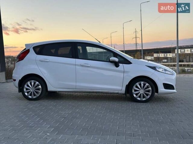 Білий Форд Фієста, об'ємом двигуна 1 л та пробігом 54 тис. км за 9900 $, фото 12 на Automoto.ua