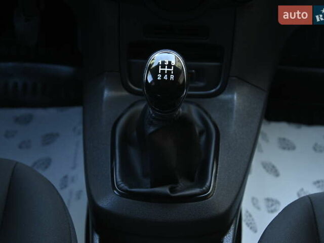 Белый Форд Фиеста, объемом двигателя 1.5 л и пробегом 115 тыс. км за 8499 $, фото 23 на Automoto.ua