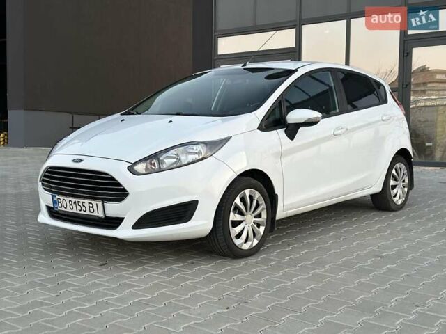 Білий Форд Фієста, об'ємом двигуна 1 л та пробігом 54 тис. км за 9900 $, фото 2 на Automoto.ua