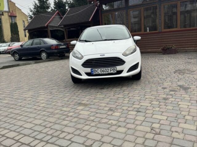 Білий Форд Фієста, об'ємом двигуна 1.6 л та пробігом 134 тис. км за 8900 $, фото 2 на Automoto.ua